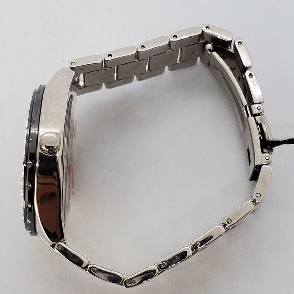 University of Wisconsin Badgers 40MM Women's Watch White Dial 6.5" New Battery - Picture 9 of 12